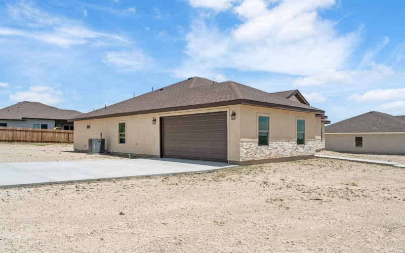 112 Little BigHorn Trail, Del Rio, TX 78840, 4 Bedrooms Bedrooms, ,3 BathroomsBathrooms,Residential,For Sale,112 Little BigHorn Trail,207224