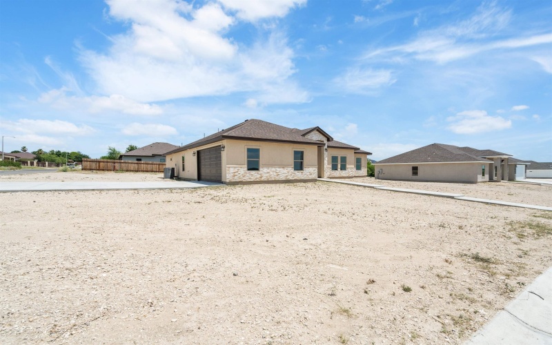 112 Little BigHorn Trail, Del Rio, TX 78840, 4 Bedrooms Bedrooms, ,3 BathroomsBathrooms,Residential,For Sale,112 Little BigHorn Trail,207224