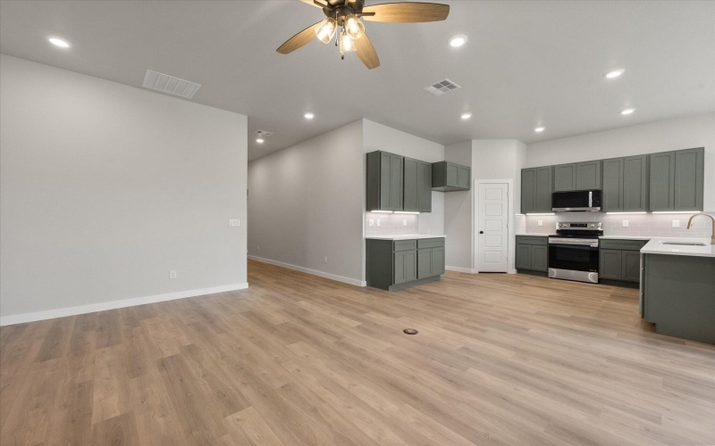8618 29th Street, Lubbock, TX 79407, 4 Habitaciones Habitaciones , ,2 BañosBaños,Residential,En Venta,8618 29th Street,202557129