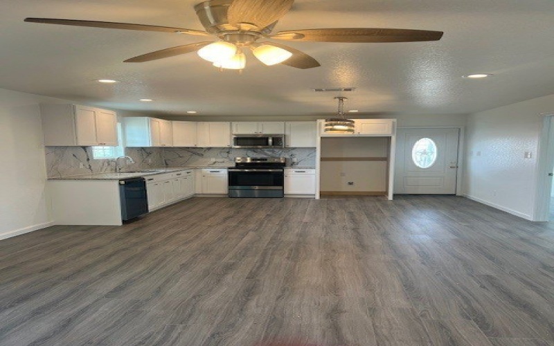 435 W Royal Oak Lane, Rockport, TX 78382, 3 Bedrooms Bedrooms, ,2 BathroomsBathrooms,Residential,For Sale,435 W Royal Oak Lane,454873
