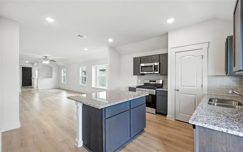1161 Baker Bridge Drive, Forney, TX 75126, 3 Habitaciones Habitaciones , ,2 BañosBaños,Residential,En Venta,1161 Baker Bridge Drive,20856229