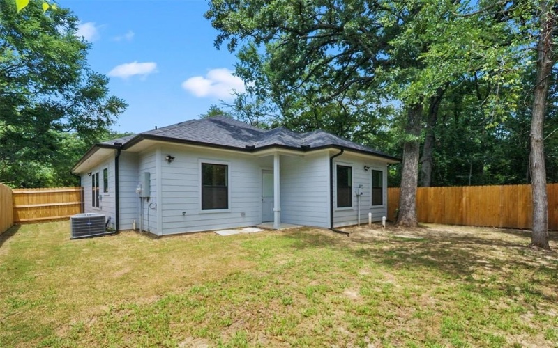112 Whiteface Drive, Mabank, TX 75156, 3 Bedrooms Bedrooms, ,2 BathroomsBathrooms,Residential,For Sale,112 Whiteface Drive,20972805