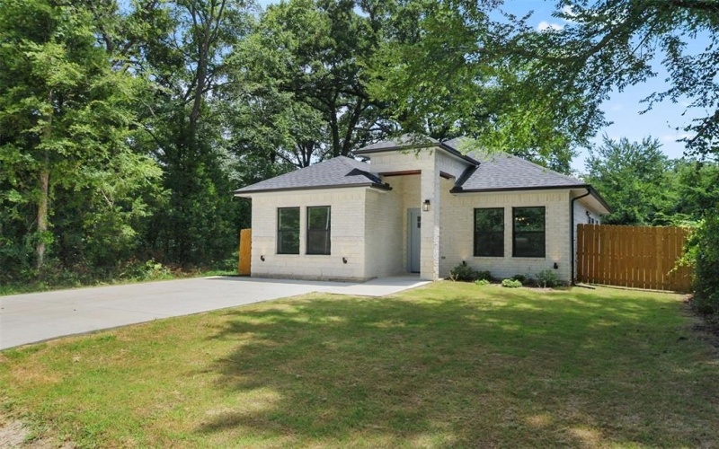 112 Whiteface Drive, Mabank, TX 75156, 3 Bedrooms Bedrooms, ,2 BathroomsBathrooms,Residential,For Sale,112 Whiteface Drive,20972805