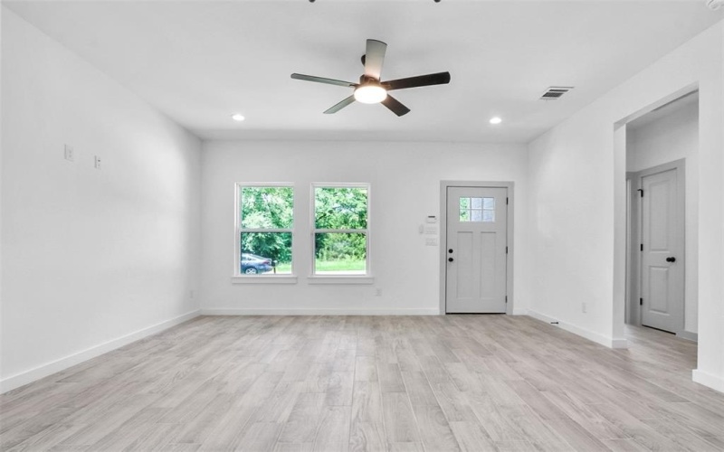 112 Whiteface Drive, Mabank, TX 75156, 3 Bedrooms Bedrooms, ,2 BathroomsBathrooms,Residential,For Sale,112 Whiteface Drive,20972805