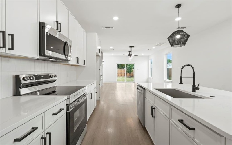 2612 Peabody Avenue, Dallas, TX 75215, 3 Bedrooms Bedrooms, ,2 BathroomsBathrooms,Residential,For Sale,2612 Peabody Avenue,20984739