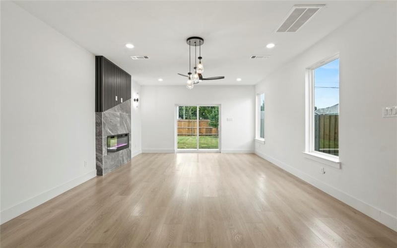 2612 Peabody Avenue, Dallas, TX 75215, 3 Bedrooms Bedrooms, ,2 BathroomsBathrooms,Residential,For Sale,2612 Peabody Avenue,20984739