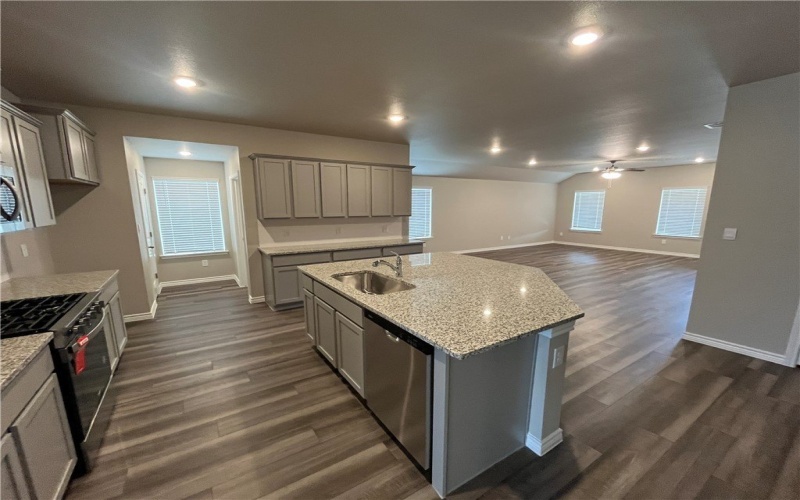 7206 Wilder Lane, Corpus Christi, TX 78414, 4 Bedrooms Bedrooms, ,2 BathroomsBathrooms,Residential,For Sale,7206 Wilder Lane,455007