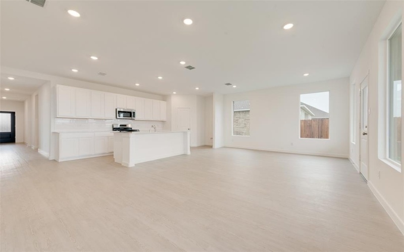 2613 Wispy Creek Drive, Fort Worth, TX 76108, 4 Bedrooms Bedrooms, ,2 BathroomsBathrooms,Residential,For Sale,2613 Wispy Creek Drive,20987095
