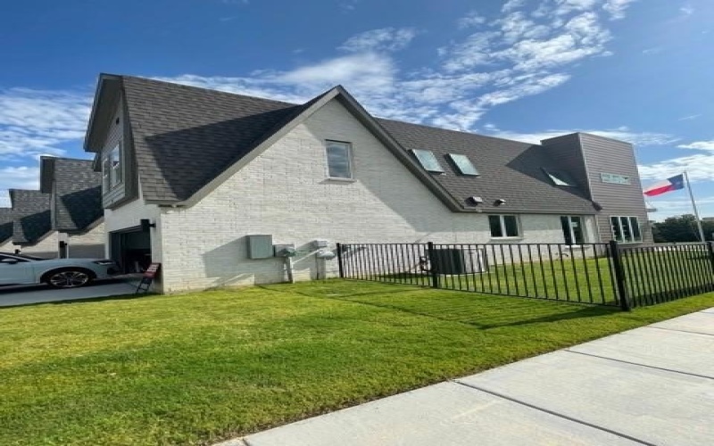 312 Oakbend Drive, Lewisville, TX 75067, 3 Habitaciones Habitaciones , ,2 BañosBaños,Residential,En Venta,312 Oakbend Drive,20987115