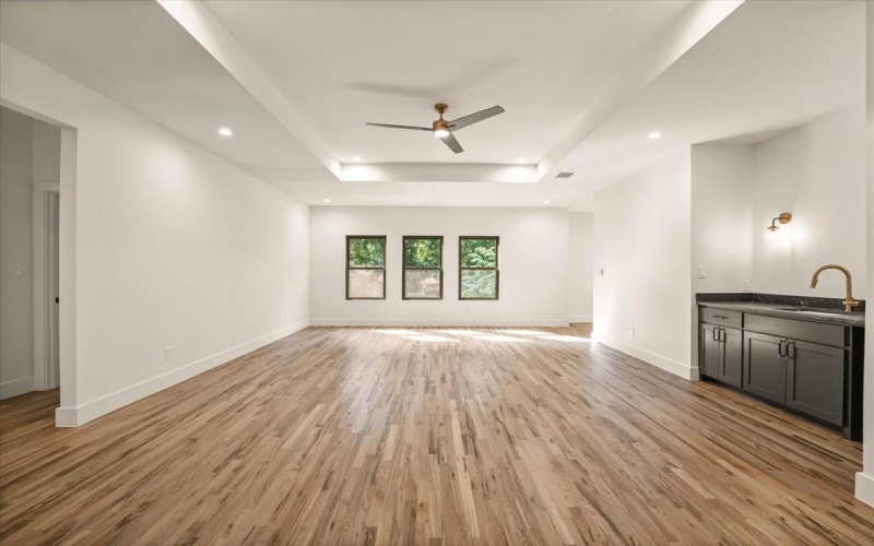 1030 Parkview Avenue, Dallas, TX 75223, 4 Bedrooms Bedrooms, ,3 BathroomsBathrooms,Residential,For Sale,1030 Parkview Avenue,0,20987532