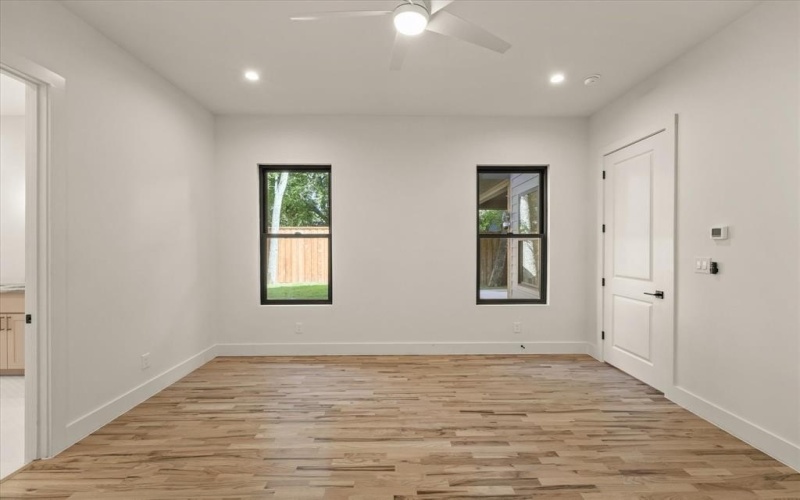1030 Parkview Avenue, Dallas, TX 75223, 4 Bedrooms Bedrooms, ,3 BathroomsBathrooms,Residential,For Sale,1030 Parkview Avenue,0,20987532