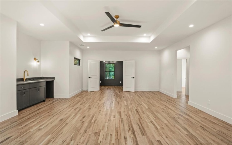 1030 Parkview Avenue, Dallas, TX 75223, 4 Bedrooms Bedrooms, ,3 BathroomsBathrooms,Residential,For Sale,1030 Parkview Avenue,0,20987532