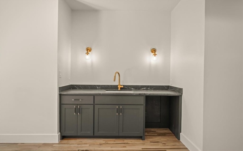 1030 Parkview Avenue, Dallas, TX 75223, 4 Bedrooms Bedrooms, ,3 BathroomsBathrooms,Residential,For Sale,1030 Parkview Avenue,0,20987532