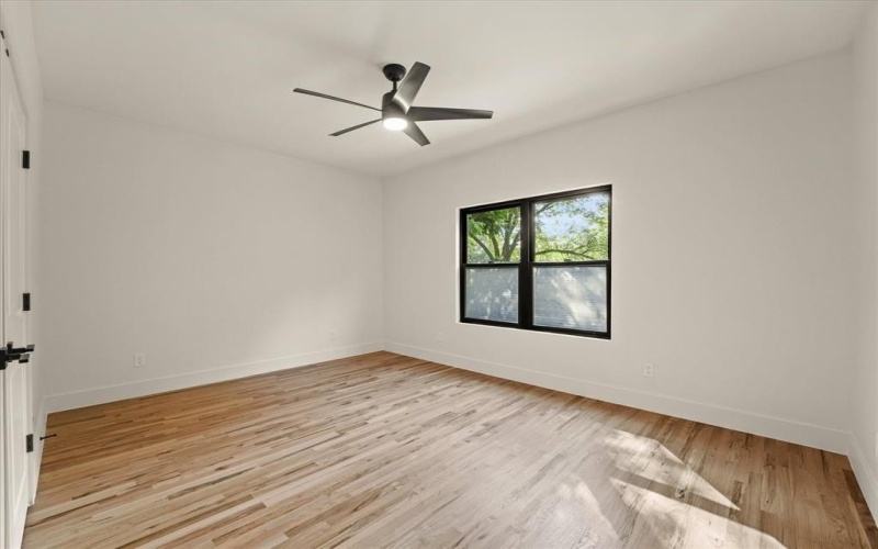 1030 Parkview Avenue, Dallas, TX 75223, 4 Bedrooms Bedrooms, ,3 BathroomsBathrooms,Residential,For Sale,1030 Parkview Avenue,0,20987532