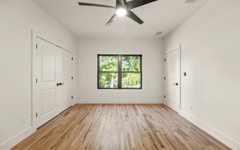1030 Parkview Avenue, Dallas, TX 75223, 4 Bedrooms Bedrooms, ,3 BathroomsBathrooms,Residential,For Sale,1030 Parkview Avenue,0,20987532
