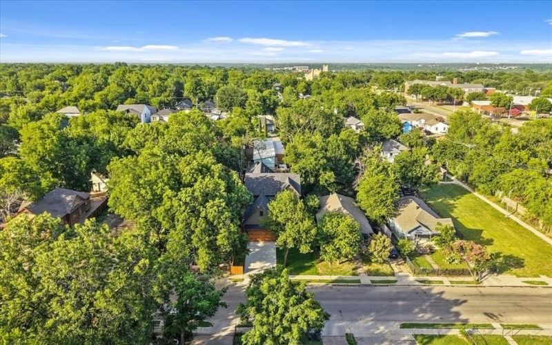 1030 Parkview Avenue, Dallas, TX 75223, 4 Bedrooms Bedrooms, ,3 BathroomsBathrooms,Residential,For Sale,1030 Parkview Avenue,0,20987532