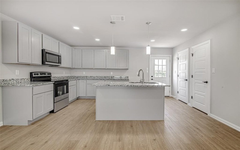 5836/5840 Eastland Street, Fort Worth, TX 76119, 5 Habitaciones Habitaciones , ,5 BañosBaños,Residential Multi Family,En Venta,5836/5840 Eastland Street,20987615