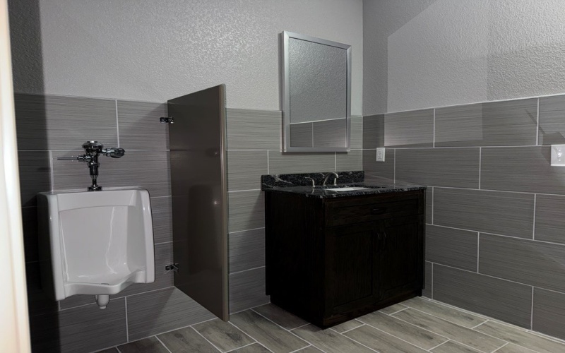 241 E Gladiator St, Odessa, TX 79766, ,Commercial Sale,En Venta,241 E Gladiator St,161394