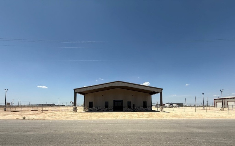 241 E Gladiator St, Odessa, TX 79766, ,Commercial Sale,En Venta,241 E Gladiator St,161394