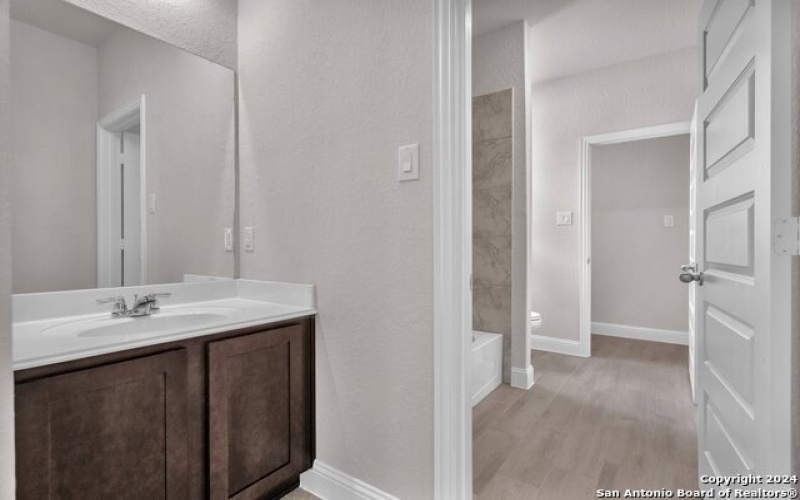 176 Janice Avenue, Castroville, TX 78009, 4 Habitaciones Habitaciones , ,3 BañosBaños,Residential,En Venta,176 Janice Avenue,1880518