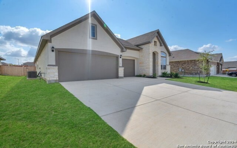 176 Janice Avenue, Castroville, TX 78009, 4 Habitaciones Habitaciones , ,3 BañosBaños,Residential,En Venta,176 Janice Avenue,1880518