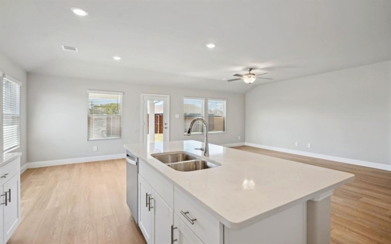 519 Stagg Street, McKinney, TX 75069, 4 Habitaciones Habitaciones , ,3 BañosBaños,Residential,En Venta,519 Stagg Street,20985607