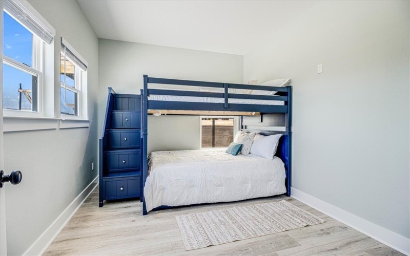 1931 Eskridge Street, Port Aransas, TX 78373, 4 Habitaciones Habitaciones , ,2 BañosBaños,Residential,En Venta,1931 Eskridge Street,455089