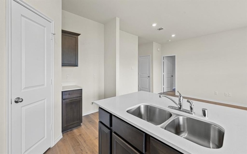 383 Pleasant Colony Drive, Waxahachie, TX 75165, 3 Bedrooms Bedrooms, ,2 BathroomsBathrooms,Residential,For Sale,383 Pleasant Colony Drive,20986599