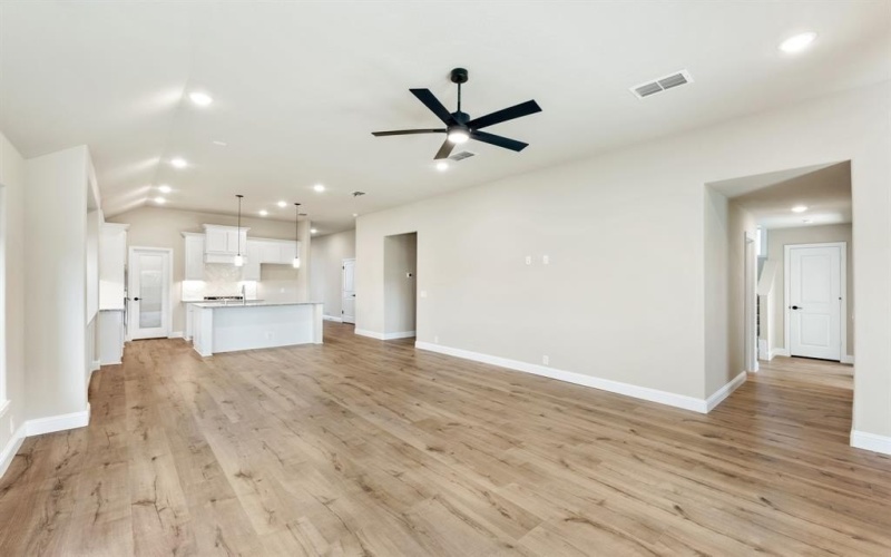 3312 Heathrow Road, Mesquite, TX 75181, 4 Bedrooms Bedrooms, ,3 BathroomsBathrooms,Residential,For Sale,3312 Heathrow Road,20986746