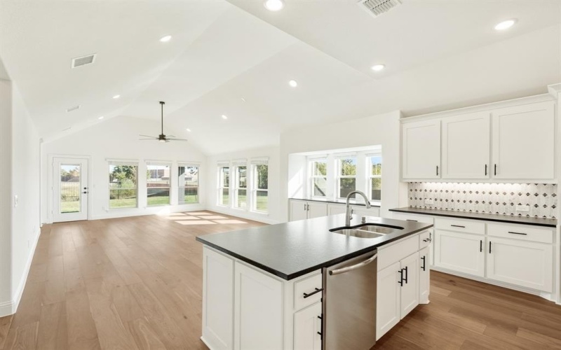 2500 Fischer Lane, Mansfield, TX 76063, 4 Bedrooms Bedrooms, ,3 BathroomsBathrooms,Residential,For Sale,2500 Fischer Lane,20986824