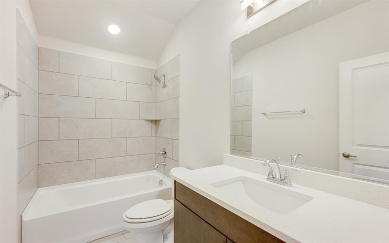 204 Eagle View Lane, Commerce, TX 75428, 5 Habitaciones Habitaciones , ,3 BañosBaños,Residential,En Venta,204 Eagle View Lane,20986900