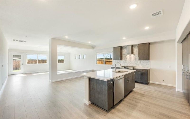 204 Eagle View Lane, Commerce, TX 75428, 5 Habitaciones Habitaciones , ,3 BañosBaños,Residential,En Venta,204 Eagle View Lane,20986900