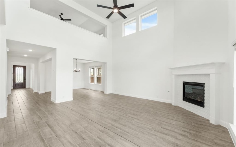913 Cannes Drive, Red Oak, TX 75154, 5 Bedrooms Bedrooms, ,5 BathroomsBathrooms,Residential,For Sale,913 Cannes Drive,20987055