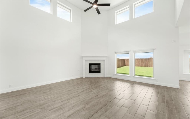 913 Cannes Drive, Red Oak, TX 75154, 5 Bedrooms Bedrooms, ,5 BathroomsBathrooms,Residential,For Sale,913 Cannes Drive,20987055