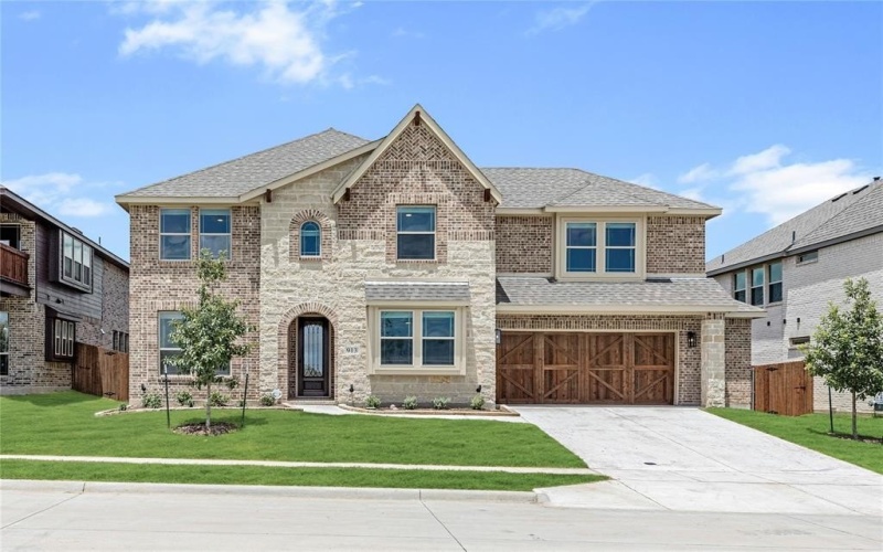 913 Cannes Drive, Red Oak, TX 75154, 5 Bedrooms Bedrooms, ,5 BathroomsBathrooms,Residential,For Sale,913 Cannes Drive,20987055