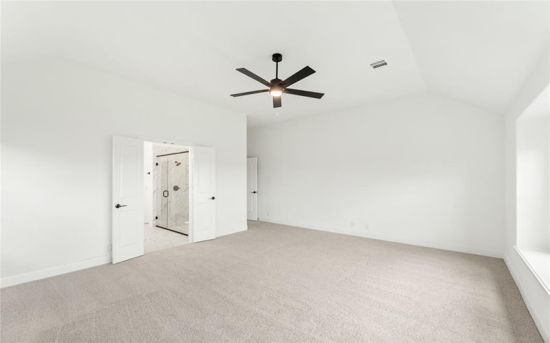 913 Cannes Drive, Red Oak, TX 75154, 5 Bedrooms Bedrooms, ,5 BathroomsBathrooms,Residential,For Sale,913 Cannes Drive,20987055