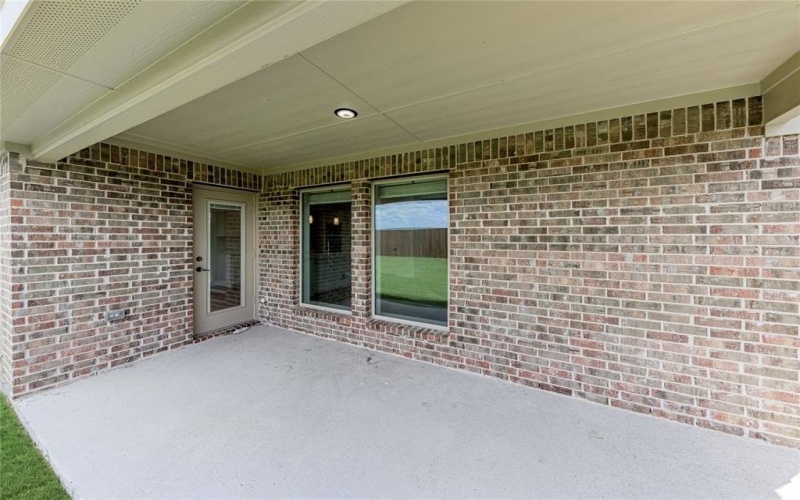 913 Cannes Drive, Red Oak, TX 75154, 5 Bedrooms Bedrooms, ,5 BathroomsBathrooms,Residential,For Sale,913 Cannes Drive,20987055