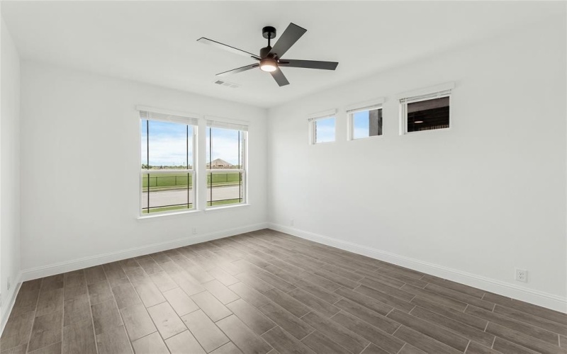 913 Cannes Drive, Red Oak, TX 75154, 5 Bedrooms Bedrooms, ,5 BathroomsBathrooms,Residential,For Sale,913 Cannes Drive,20987055