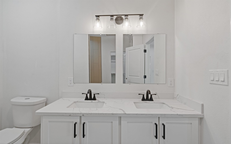 406 E Cortinas, Del Rio, TX 78840, 3 Habitaciones Habitaciones , ,2 BañosBaños,Residential,En Venta,406 E Cortinas,207230