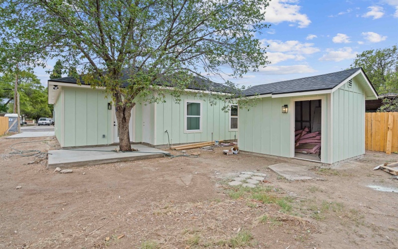 406 E Cortinas, Del Rio, TX 78840, 3 Habitaciones Habitaciones , ,2 BañosBaños,Residential,En Venta,406 E Cortinas,207230