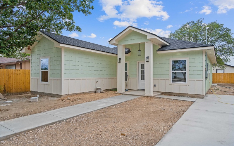 406 E Cortinas, Del Rio, TX 78840, 3 Habitaciones Habitaciones , ,2 BañosBaños,Residential,En Venta,406 E Cortinas,207230