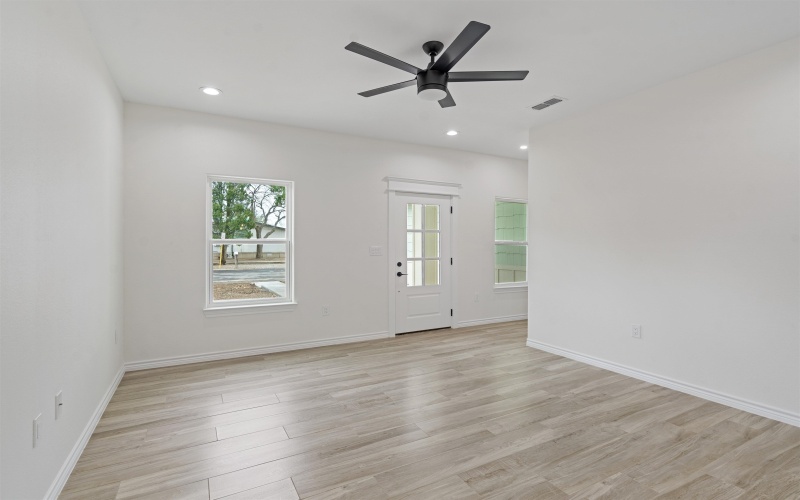 406 E Cortinas, Del Rio, TX 78840, 3 Habitaciones Habitaciones , ,2 BañosBaños,Residential,En Venta,406 E Cortinas,207230