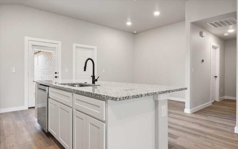 7003 12th Street, Lubbock, TX 79416, 3 Bedrooms Bedrooms, ,2 BathroomsBathrooms,Residential,For Sale,7003 12th Street,202557204