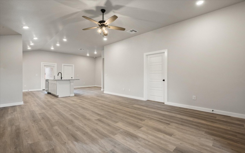 7003 12th Street, Lubbock, TX 79416, 3 Bedrooms Bedrooms, ,2 BathroomsBathrooms,Residential,For Sale,7003 12th Street,202557204