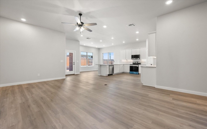 303 E 25th Street, Wolfforth, TX 79382, 4 Bedrooms Bedrooms, ,2 BathroomsBathrooms,Residential,For Sale,303 E 25th Street,202557207