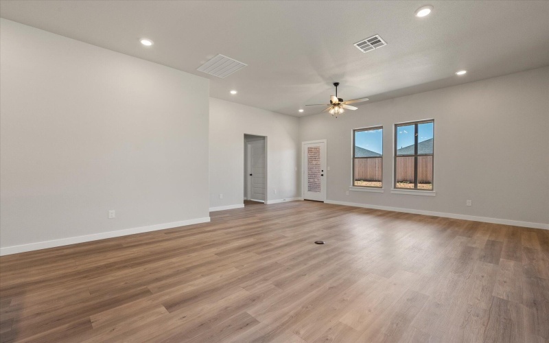 309 E 25th Street, Wolfforth, TX 79382, 3 Bedrooms Bedrooms, ,2 BathroomsBathrooms,Residential,For Sale,309 E 25th Street,0,202557208