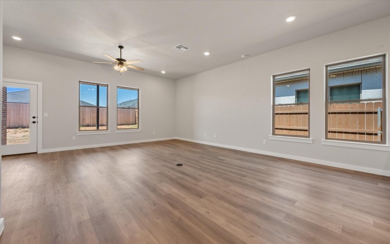 309 E 25th Street, Wolfforth, TX 79382, 3 Bedrooms Bedrooms, ,2 BathroomsBathrooms,Residential,For Sale,309 E 25th Street,0,202557208