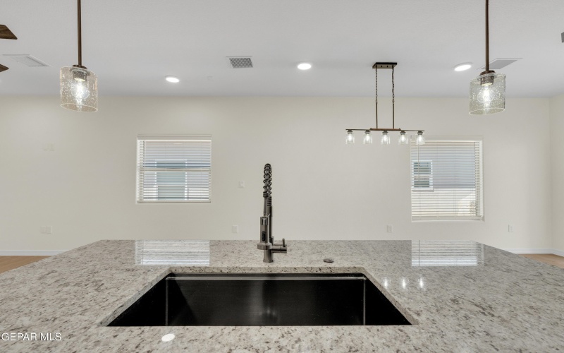 12325 Jack Vowell Way, El Paso, TX 79934, 4 Habitaciones Habitaciones , ,2 BañosBaños,Residential,En Venta,12325 Jack Vowell Way,0,925708
