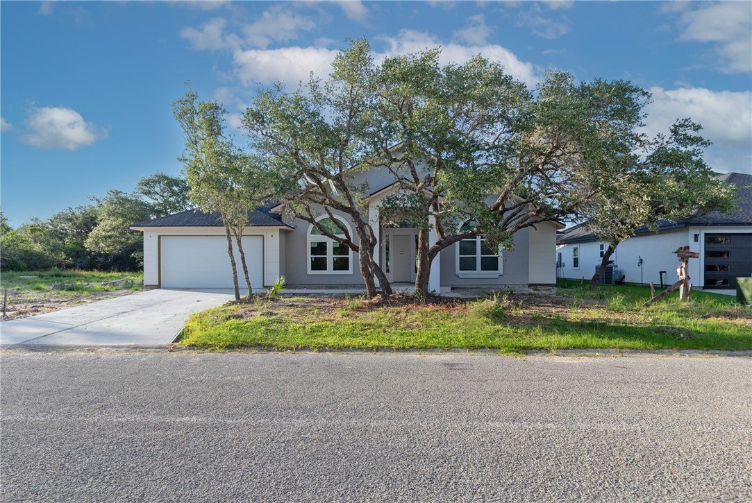 102 Oakmont Drive, Rockport, TX 78382, 4 Bedrooms Bedrooms, ,5 BathroomsBathrooms,Residential,For Sale,102 Oakmont Drive,455298