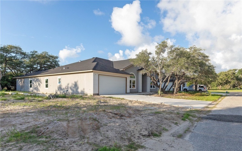 102 Oakmont Drive, Rockport, TX 78382, 4 Bedrooms Bedrooms, ,5 BathroomsBathrooms,Residential,For Sale,102 Oakmont Drive,455298